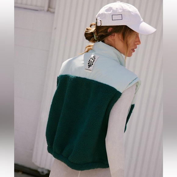 Free People Movement JOURNEY AHEAD VEST in EMERALD GARDEN/MINT - Picture 4 of 4